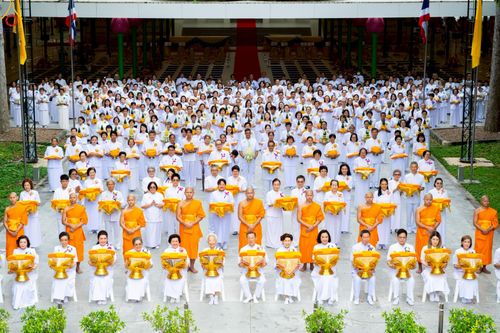 ภาพ No.227455:วันเสาร์ที่ 31 พฤษภาคม พ.ศ. 2568 พิธีเวียนประทักษิณรอบพระอุโบสถ ในพิธีอุปสมบท สามเณรเตรียม DCI รุ่นที่ 22 ณ อุโบสถพระไตรปิฎก วัดพระธรรมกาย