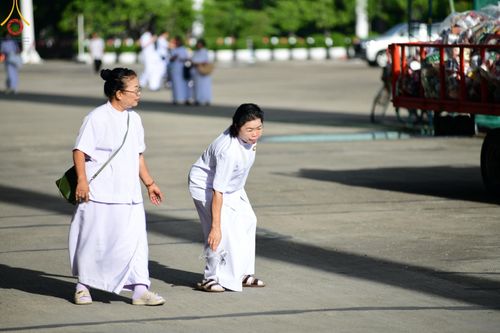 ภาพ No.149997:พิธีตักบาตร , พิธีปฎิบัติธรรม , พิธีถวายภัตตาหารเมนูสวรรค์ ในพรรษาแห่งการเข้าถึงธรรม วันธรรมชัย วันอังคารที่ 27 สิงหาคม พ.ศ.2567 ณ สภาธรรมกายสากล วัดพระธรรมกาย