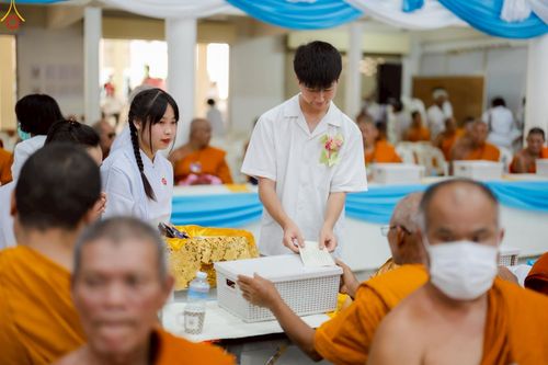 ภาพ No.233620:วันจันทร์ที่ 7 กรกฎาคม พ.ศ. 2568 จังหวัดบุรีรัมย์รวมใจ สัมมนาคณะสงฆ์ เพื่อฟื้นฟูพระพุทธศาสนา  โครงการทอดกฐินสามัคคีทั่วไทย 30,000 วัด ประจำปีพุทธศักราช 2568 และพิธีถวายมหาสังฆทาน 300 กว่าวัด โดยคณะศิษยานุศิษย์ บูชาธรรม 81 ปี หลวงพ่อธัมมชโย  ณ วัดกลาง พระ