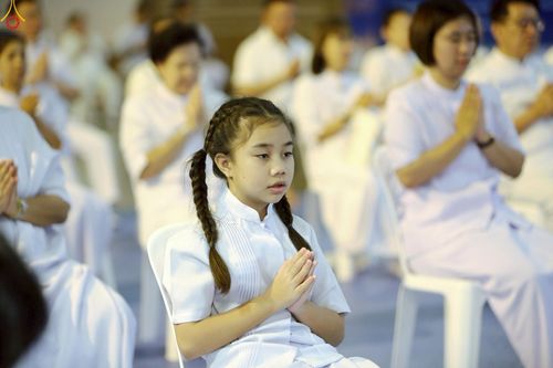 ภาพ No.241071:วันพุธที่ 27 สิงหาคม พ.ศ. 2568 พิธีจุดประทีป ในวันธรรมชัย ณ วัดพระธรรมกาย