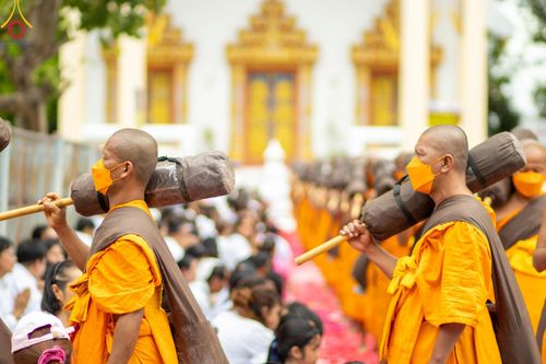 ภาพ No.128290:พิธีอัญเชิญพระบรมสารีริกธาตุ " ใจกลางเมืองนครหาดใหญ่ " เพื่อประดิษฐาน ณ มหารัตนเจดีย์สิริปทุมสวรรค์ (เจดีย์อริยพุทธะ 5 พระองค์) ศูนย์ปฏิบัติธรรมภาคใต้ อ.บางกล่ำ จ.สงขลา  วันที่ 9 มีนาคม พ.ศ.2567 (ชุดที่ 1)