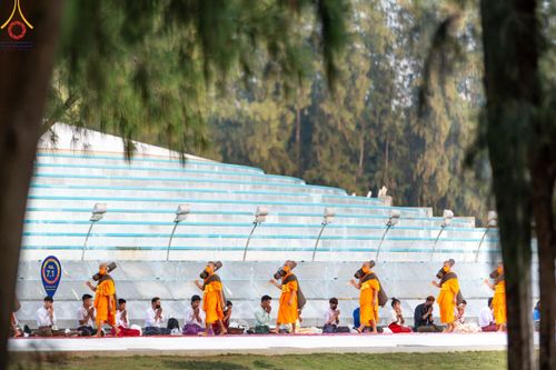 ภาพ No.120406:พิธีต้อนรับพระธรรมยาตรา ในโครงการธรรมยาตรา กตัญญูบูชา มหาปูชนียาจารย์ พระมงคลเทพมุนี(สด จนฺทสโร) พระผู้ปราบมาร อนุสรณ์สถาน 7 แห่ง ปีที่ 12 วันที่ 28 มกราคม พ.ศ. 2567 ณ วัดพระธรรมกาย จ.ปทุมธานี (ชุดที่ 2)