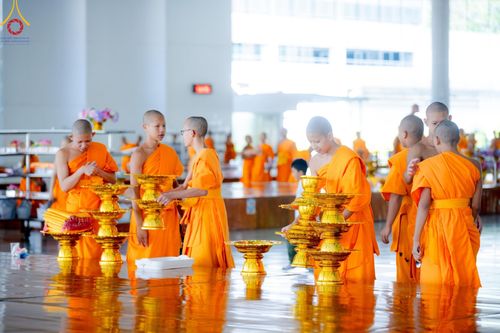 ภาพ No.177465:พิธีถวายภัตตาหารเมนูสวรรค์ และพิธีบุพเปตพลี ครั้งที่ 158 ร่วมอุทิศบุญแด่หมู่ญาติที่ล่วงลับไปแล้ว และสืบทอดอายุพระพุทธศาสนา ณ วัดพระธรรมกาย วันที่ 30 พฤศจิกายน พ.ศ.2567 (วันพระ แรม 15 ค่ำ เดือน 12)