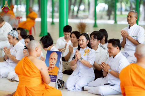 ภาพ No.244876:วันเสาร์ที่ 6 กันยายน พ.ศ. 2568 พิธีถวายบาตร บรรพชา อุปสมบทของนาคธรรมทายาท โครงการอุปสมบทหมู่บูชาธรรมครบรอบ 108 ปี  วันครูผู้ค้นพบวิชชาธรรมกาย ณ โบสถ์พระไตรปิฎก วัดพระธรรมกาย