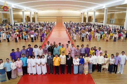 ภาพ No.196138:ผู้ว่าปทุมฯ เปิดงานวันครู ครั้งที่ 69 พ.ศ. 2568 จังหวัดปทุมธานี “เรียนดี มีความสุข : ครูไทยร่วมใจปฏิวัติการศึกษา เด็กฉลาดคิด ฉลาดทำ” ณ วัดพระธรรมกาย - รวมใจระลึกถึงพระคุณบูรพาจารย์ ยกย่องเชิดชูเกียรติผู้ประกอบวิชาชีพทางการศึกษาที่ประกอบคุณงามความดี 