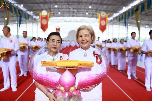 ภาพ No.160216:พิธีทอดผ้าป่าสมทบกฐินวัดพระธรรมกาย และสมทบกฐิน 30,000 วัดทั่วไทย ครั้งที่ 3 ณ สภาธรรมกายสากล วัดพระธรรมกาย วันพฤหัสบดีที่ 10 ตุลาคม พ.ศ. 2567