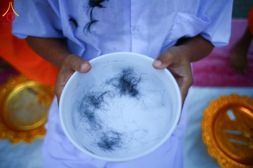 ภาพ No.135806:พิธีปลงผมธรรมทายาท โครงการบรรพชาและอุปสมบทหมู่ รุ่นบูชาธรรม 80 ปี หลวงพ่อธัมมชโย ณ หมู่บ้านบรรลุธรรม วัดพระธรรมกาย วันที่ 7 เมษายน พ.ศ. 2567