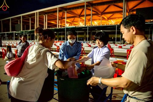 ภาพ No.218871:วันศุกร์ที่ 18 เมษายน พ.ศ. 2568 การเตรียมงานในลานธรรม , พระมหาธรรมกายเจดีย์ เพื่องานวันคุ้มครองโลก 22 เมษายน พ.ศ. 2568