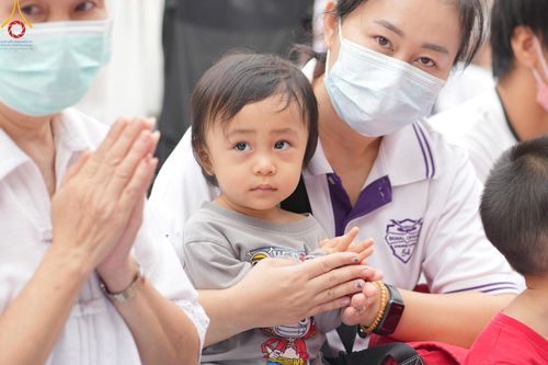 ภาพ No.126136:พิธีทำบุญเมืองนครราชสีมา ฉลอง 556 ปี ตักบาตรพระ 10,000 รูป ในวันเสาร์ที่ 2 มีนาคม พ.ศ.2567 ณ อนุสาวรีย์ท้าวสุรนารี จ.นครราชสีมา จัดโดย คณะสงฆ์จังหวัดนครราชสีมา ร่วมกับสำนักงานจังหวัดนครราชสีมา