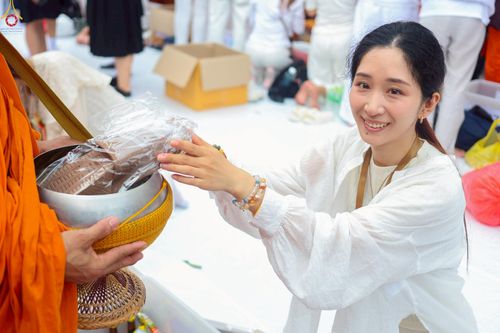 ภาพ No.237152:วันอาทิตย์ที่ 10 สิงหาคม พ.ศ. 2568 มหาสังฆทานครั้งยิ่งใหญ่ ตักบาตรพระ 10,000 รูป ถ.นิพัทธ์อุทิศ 3 ใจกลางนครหาดใหญ่ จ.สงขลา (ชุดที่ 2)