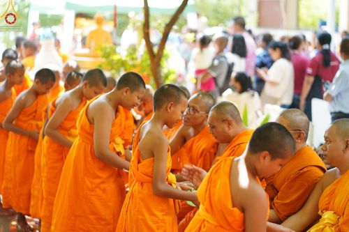 ภาพ No.61163:สามเณรออกบิณฑบาต และกิจกรรมอบรมสามเณร ในโครงการบรรพชาสามเณรฟื้นฟู พระพุทธศาสนาทั่วไทย ณ ศูนย์อบรมที่พักสงฆ์บ้านร่มเย็น จ.นราธิวาส วันที่ 2-15 เมษายน พ.ศ. 2567