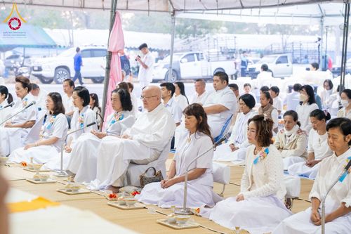 ภาพ No.198417:พิธีถวายภัตตาหารเป็นสังฆทาน แด่พระธรรมยาตรา ณ อนุสรณ์สถานบางปลา วัดบางปลา อำเภอบางเลน จังหวัดนครปฐม ในโครงการธรรมยาตรา กตัญญูบูชา มหาปูชนียาจารย์ พระมงคลเทพมุนี(สด จนฺทสโร) พระผู้ปราบมาร อนุสรณ์สถาน 7 แห่ง ปีที่ 13 วันที่ 20 มกราคม พ.ศ. 2568