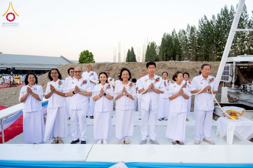 ภาพ No.275178:วันอาทิตย์ที่ 30 พฤศจิกายน พ.ศ. 2568 พิธีตอกเสาเข็ม "สร้างองค์พระเจดีย์เพื่อสร้างสันติภาพโลก" ต้นสุดท้าย ณ ศูนย์ปฏิบัติธรรมระยอง (บ้านช่องลม)