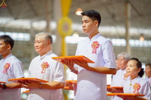 ภาพ No.251651:วันที่ 10 ตุลาคม พ.ศ. 2568 พิธีทอดผ้าป่าสมทบกฐินวัดพระธรรมกาย และสมทบกฐิน 30,000 กว่าวัดทั่วประเทศ ครั้งที่ 3 ณ สภาธรรมกายสากล วัดพระธรรมกาย