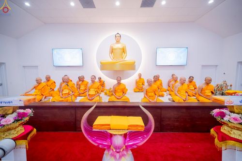 ภาพ No.234693:วันอาทิตย์ที่ 20 กรกฎาคม  พ.ศ.2568 พิธีทอดผ้าป่าภาคพื้นอเมริกา พิธีเจริญพระพุทธมนต์ ฉลองอาคารแก้วธรรมชัยรัตนอนันต์ วัดพระธรรมกายเทนเนสซี ประเทศสหรัฐอเมริกา