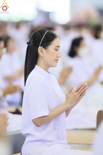 ภาพ No.123112:พิธีตักบาตร และพิธีบูชาข้าวพระ ในวันอาทิตย์ต้นเดือนที่ 4 กุมภาพันธ์ พ.ศ. 2567 ณ วัดพระธรรมกาย จ.ปทุมธานี