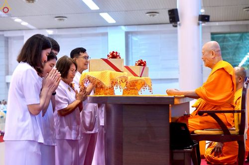 ภาพ No.244144:วันอาทิตย์ที่ 7 กันยายน พ.ศ. 2568 พิธีทอดผ้าป่าสมทบกฐินวัดพระธรรมกาย และสมทบกฐิน 30,000 วัดทั่วไทย ครั้งที่ 2 ณ ห้องแก้วสารพัดนึก 1 วัดพระธรรมกาย