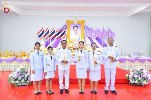 ภาพ No.227300:วันอังคารที่ 3 มิถุนายน พ.ศ. 2568 นายอำเภอคลองหลวง นำพสกนิกรรวมใจภักดิ์ สมเด็จพระนางเจ้าฯ พระบรมราชินี เนื่องในโอกาสวันเฉลิมพระชนมพรรษา ณ อาคารปลูกศรัทธา 2 วัดพระธรรมกาย อ.คลองหลวง จ.ปทุมธานี