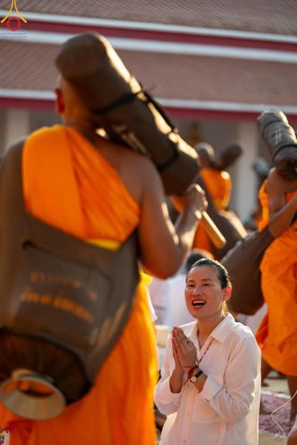 ภาพ No.110605:พิธีต้อนรับพระธรรมยาตรา ในโครงการธรรมยาตรากตัญญูบูชา มหาปูชนียาจารย์ พระมงคลเทพมุนี(สด จนฺทสโร) พระผู้ปราบมาร อนุสรณ์สถาน 7 แห่ง ปีที่ 12 วันที่ 11 มกราคม พ.ศ. 2567 ณ อนุสรณ์สถานลำดับที่ 3 สถานที่เกิดใหม่ในเพศสมณะ วัดสองพี่น้อง จ.สุพรรณบุรี