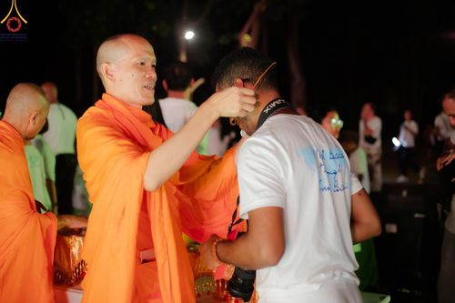 ภาพ No.156596:วัดพุทธบาหลีและวัดพระธรรมกาย จัดปฏิบัติธรรมนานาชาติ 1,151 คนจาก 78 ประเทศ ใน "วันสันติภาพสากล" ณ บาหลี อินโดนีเซีย วันเสาร์ที่ 21 กันยายน พ.ศ. 2567 เวลา 16.00-21.00 น. ณ พิพิธภัณฑ์ ARMA เมืองอูบุด จังหวัดบาหลี ประเทศอินโดนีเซีย