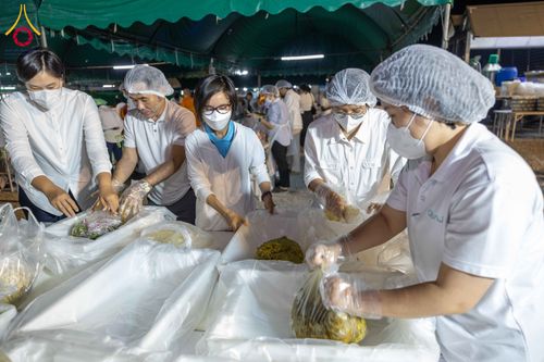 ภาพ No.300128:วันที่ 22 มกราคม พ.ศ. 2569 พิธีถวายภัตตาหารเป็นสังฆทาน แด่พระธรรมยาตรา ณ อนุสรณ์สถานบางปลา วัดบางปลา อำเภอบางเลน จังหวัดนครปฐม ในโครงการธรรมยาตรา กตัญญูบูชา มหาปูชนียาจารย์ พระมงคลเทพมุนี(สด จนฺทสโร) พระผู้ปราบมาร อนุสรณ์สถาน 7 แห่ง ปีที่ 14