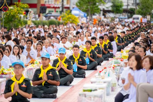 ภาพ No.341147:วันที่ 27 กรกฎาคม พ.ศ. 2569 พิธีตักบาตรพระ 1,000 รูป เมืองพัทลุง  ณ ถนนราเมศวร์ อ.เมือง จ.พัทลุง