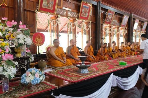 ภาพ No.278664:วันอาทิตย์ที่ 2 พฤศจิกายน  2568 พิธีทอดกฐินสามัคคีทั่วไทย โดยคณะศิษยานุศิษย์ บูชาธรรม 81 ปี หลวงพ่อธัมมชโย ณ วัดสุวรรณาราม อ.พุทธมณฑล จ.นครปฐม