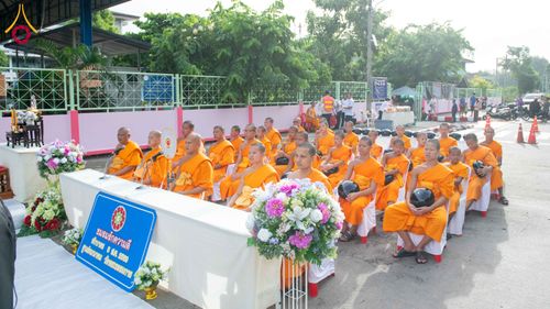 ภาพ No.342532:วันที่ 5 สิงหาคม พ.ศ. 2569  กิจกรรมตักบาตรโครงการรักความดี เพื่อเผยแผ่งานพระพุทธศาสนา  ศูนย์คมนาคม วัดพระธรรมกาย ณ โรงเรียนสังข์อ่ำ อ.คลองหลวง จ.ปทุมธานี
