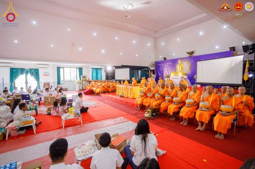 วันอาทิตย์ที่ 21 ธันวาคม  2568 พิธีบิณฑบาตฉลองสามเณรใหม่ ประเทศอินโดนีเซีย