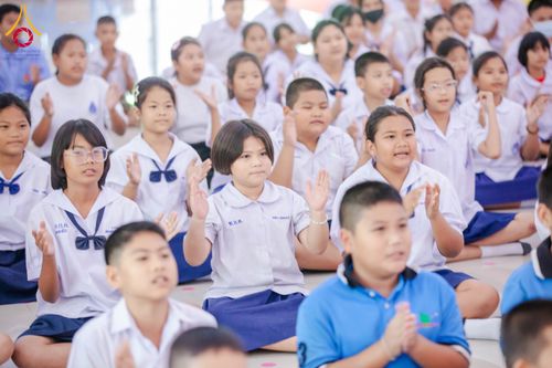 ภาพ No.282078:วันศุกร์ที่ 19 ธันวาคม พ.ศ. 2568 พิธีมอบโล่และใบประกาศเกียรติคุณ โครงการเจริญพระพุทธมนต์ธัมมจักกัปปวัตตนสูตร และวันรวมพลังเด็กดีV-Star ดาวแห่งความดี ผู้นำฟื้นฟูศีลธรรมโลกจังหวัดสระบุรี ณ ศูนย์ปฏิบัติธรรมสระบุรี