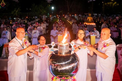 ภาพ No.333051:วันอาทิตย์ที่ 31 พฤษภาคม พ.ศ. 2569 วันวิสาขบูชา ณ วัดพระธรรมกายแคลิฟอร์เนีย  ประเทศสหรัฐอเมริกา