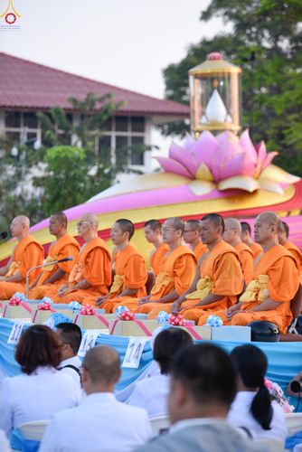 ภาพ No.294386:วันที่ 14 มกราคม พ.ศ. 2569 พิธีตักบาตรพระธรรมยาตรา ณ วัดสองพี่น้อง ต.ต้นตาล อ.สองพี่น้อง จ.สุพรรณบุรี ในโครงการธรรมยาตรา กตัญญูบูชา มหาปูชนียาจารย์ พระมงคลเทพมุนี(สด จนฺทสโร) พระผู้ปราบมาร อนุสรณ์สถาน 7 แห่ง ปีที่ 14