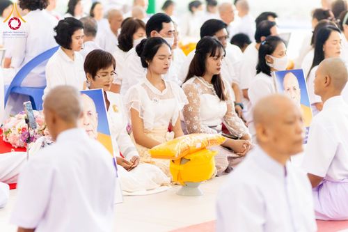 ภาพ No.298165:วันเสาร์ที่ 17 มกราคม พ.ศ. 2569 พิธีบรรพชาอุปสมบท โครงการอุปสมบทหมู่ บูชาธรรมครบ 117 ปี คุณยายอาจารย์มหารัตนอุบาสิกาจันทร์ ขนนกยูง  ณ อุโบสถพระไตรปิฎก วัดพระธรรมกาย