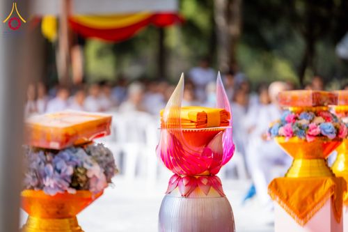 ภาพ No.285753:วันพุธที่ 10 ธันวาคม พ.ศ.2568  พิธีตอกเสาเข็มมงคลต้นสุดท้าย รองรับองค์พระเจดีย์เพื่อสร้างสันติภาพโลก ณ ศูนย์ปฏิบัติธรรมและศูนย์อบรมเยาวชน ชัยนาท