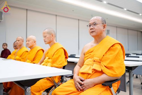 ภาพ No.313105:วันที่ 4 มีนาคม พ.ศ. 2559 หลวงพ่อทัตตชีโว รองเจ้าอาวาสวัดพระธรรมกาย ได้เมตตาถวายการต้อนรับปฏิสันถารพระอาคันตุกะจาก 19 ประเทศ ที่เดินทางมาร่วมงานวันมาฆบูชา ณ วัดพระธรรมกาย