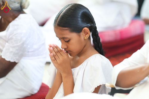 ภาพ No.317778:วันที่ 1 เมษายน พ.ศ. 2569 พิธีสวดธัมมจักกัปปวัตตนสูตรนานาชาติ ในวันพระใหญ่ ขึ้น 15 ค่ำ เดือน 5 (Poya Day)  ณ ศรีธรรมนันทะปิริเวนะ เเละ  วัดวิมลวิหาร นาวละ ประเทศศรีลังกา