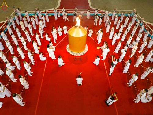 พิธีจุดเทียนใจ ไฟนิรันดร์ อนันตชัย วันอาทิตย์ที่ 10 กันยายน พ.ศ. 2566 ณ สภาธรรมกายสากล วัดพระธรรมกาย