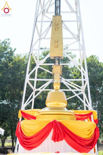 ภาพ No.285834:วันพุธที่ 10 ธันวาคม พ.ศ.2568  พิธีตอกเสาเข็มมงคลต้นสุดท้าย รองรับองค์พระเจดีย์เพื่อสร้างสันติภาพโลก ณ ศูนย์ปฏิบัติธรรมและศูนย์อบรมเยาวชน ชัยนาท