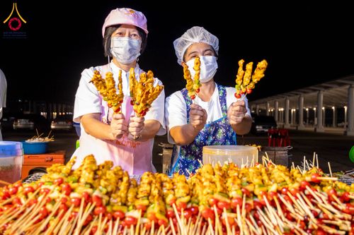 ภาพ No.303773:วันที่ 28 มกราคม พ.ศ. 2569 พิธีถวายภัตตาหารเป็นสังฆทาน แด่พระธรรมยาตรา ณ วัดพระธรรมกาย  จังหวัดปทุมธานี ในโครงการธรรมยาตรา กตัญญูบูชา มหาปูชนียาจารย์ พระมงคลเทพมุนี(สด จนฺทสโร) พระผู้ปราบมาร อนุสรณ์สถาน 7 แห่ง ปีที่ 14