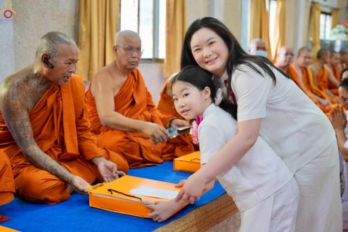 ภาพ No.283023:วันที่ 1 พฤษจิกายน พุทธศักราช 2568 พิธีทอดกฐินสามัคคีทั่วไทย 30,000 วัด  โดยคณะศิษยานุศิษย์ บูชาธรรม 81 ปี  หลวงพ่อธัมมชโย ณ วัดบางพูดนอก อ.ปากเกร็ด จ.นนทบุรี