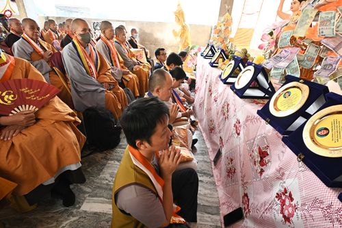 ภาพ No.284053:วันที่ 5 พฤศจิกายน พุทธศักราช 2568 กฐินสมทบวัดต่างประเทศ โดยคณะศิษยานุศิษย์ บูชาธรรม 81 ปี หลวงพ่อธัมมชโย ณ วัดพุทธนานาชาติเพื่อสวัสดิการสากล (Buddha International Welfare Mission)  เมืองพุทธคยา ประเทศอินเดีย