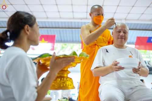 ภาพ No.83246:พิธีตัดปอยผมและปลงผม ในโครงการบรรพชาอุปสมบทหมู่ ธรรมทายาทนานาชาติ (ภาคภาษาจีน) รุ่นที่ 18 ณ วัดพระธรรมกาย วันเสาร์ที่ 8 กรกฎาคม พ.ศ.2566