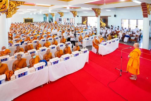 ภาพ No.83175:พิธีถวายสังฆทาน 323 วัด 4 จังหวัดชายแดนภาคใต้ ปีที่ 19 ครั้งที่ 163 พิธีมอบกองทุนหนุนแรงใจช่วยครูใต้ ปีที่ 16 ครั้งที่ 128  และพิธีทำบุญอุทิศส่วนกุศลให้ผู้วายชนม์ ในวันเสาร์ที่ 8 กรกฎาคม พ.ศ. 2566 ณ หอประชุม อาคารพระสุทธิสมณวัตรานุสรณ์   วัดมุจลินทวาปีวิ