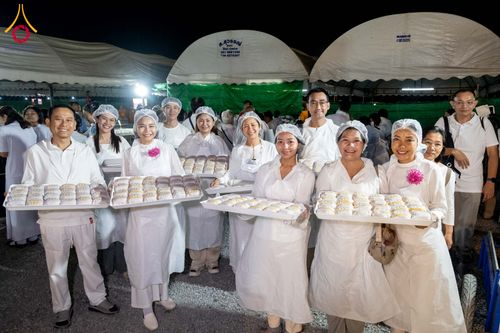 ภาพ No.301703:วันที่ 24 มกราคม พ.ศ. 2569 พิธีถวายภัตตาหารเป็นสังฆทาน แด่พระธรรมยาตรา ณ อนุสรณ์สถานบางปลา วัดบางปลา อำเภอบางเลน จังหวัดนครปฐม ในโครงการธรรมยาตรา กตัญญูบูชา มหาปูชนียาจารย์ พระมงคลเทพมุนี(สด จนฺทสโร) พระผู้ปราบมาร อนุสรณ์สถาน 7 แห่ง ปีที่ 14