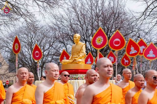 ภาพ No.319083:วันที่ 29 มีนาคม พ.ศ.2569 พิธีอัญเชิญรูปหล่อพระมงคลเทพมุนี (สด จนฺทสโร) ประดิษฐาน ณ ห้องปฏิบัติธรรม “มงคลรัตนโชติ”  วัดพระธรรมกายชิคาโก ประเทศสหรัฐอเมริกา