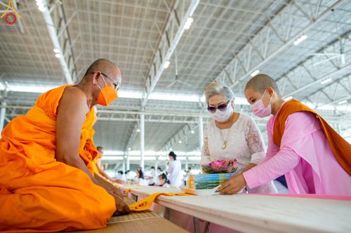 ภาพ No.81171:พิธีถวายหนังสือธรรมะ บาลี นักธรรม ทางก้าวหน้า วันเสาร์ที่ 27 พฤษภาคม พ.ศ. 2566 ณ บ้านแก้วเรือนทองคุณยายอาจารย์ฯ สภาธรรมกายสากล