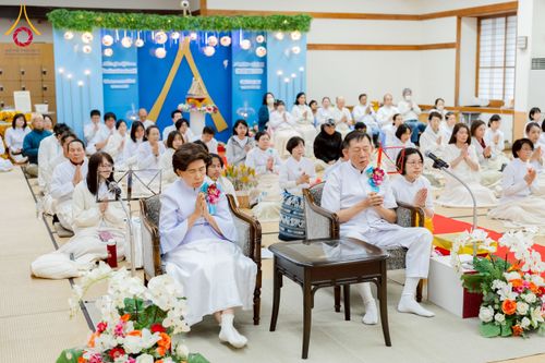 ภาพ No.220950:วันที่ 13 เมษายน พ.ศ. 2568 พิธีโปรยรัตนชาติปฐมเริ่มสถาปนาเจดีย์ และ พิธีเปิดหมู่บ้านปฏิบัติธรรม เพื่อการบรรลุธรรม ณ วัดป่าธรรมกายนานาชาติโทชิหงิ  ประเทศญี่ปุ่น