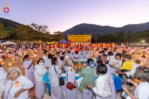 ภาพ No.275262:วันอาทิตย์ที่ 30 พฤศจิกายน พ.ศ. 2568 พิธีจุดประทีปถวายเป็นพุทธบูชา ณ ศูนย์ปฏิบัติธรรมระยอง (บ้านช่องลม)