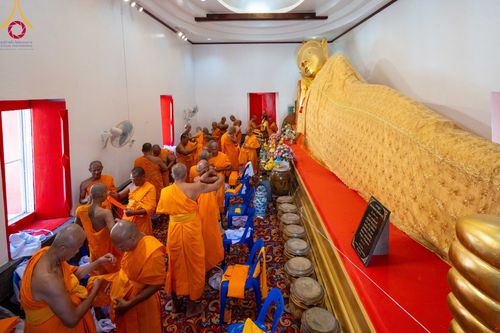 ภาพ No.101210:พิธีบรรพชาธรรมทายาท ในโครงการอุปสมบทบูชาธรรม มหาปูชนียาจารย์ พ.ศ. 2566 ณ วัดสองพี่น้อง สุพรรณบุรี วันที่ 5 ธันวาคม พ.ศ. 2566