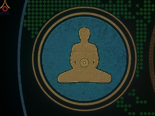 ภาพ No.59863:คณะสงฆ์และสาธุชนร่วมใจกัน สวดมนต์บทธัมมจักกัปปวัตนสูตร ครบ 6,315,808,080 จบ และจุดประทีปแปรอักษร ถวายเป็นพุทธบูชา เนื่องในวาระ "ฉลองอายุวัฒนมงคล 80 ปี หลวงพ่อธัมมชโย" ณ ลานธรรม มหารัตนวิหารคด วัดพระธรรมกาย